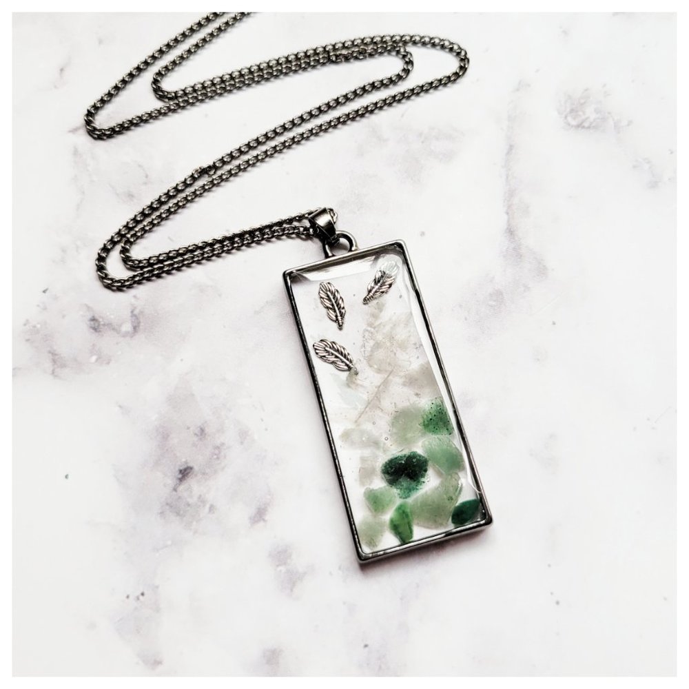 Jade and Fluorite Necklace Healing Crystals and Feathers Geometric Resin Pendant